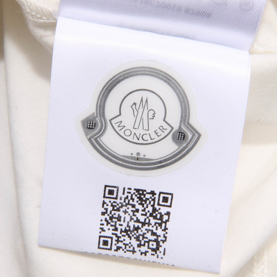 moncler barcode scan