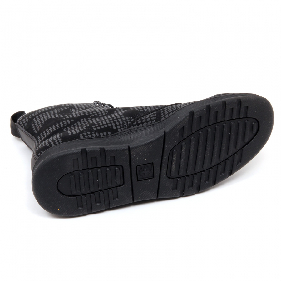 Dr store marten newton